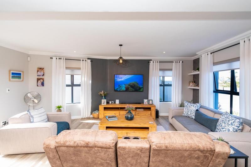 4 Bedroom Property for Sale in Calypso Beach Western Cape